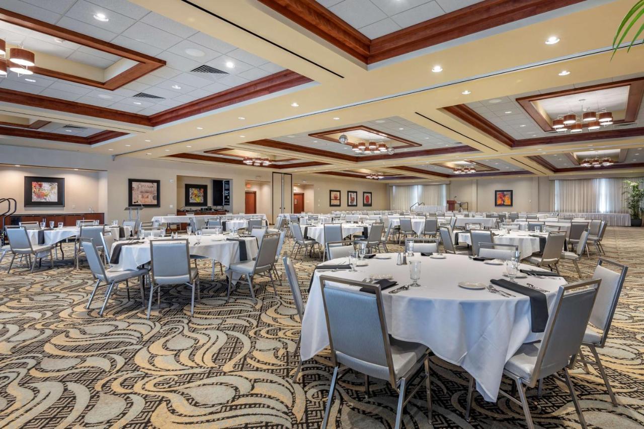 Best Western Plus Oswego Hotel And Conference Center Exteriör bild