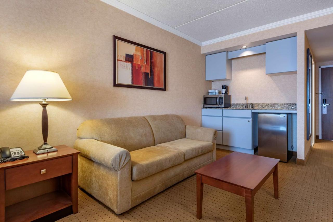 Best Western Plus Oswego Hotel And Conference Center Exteriör bild