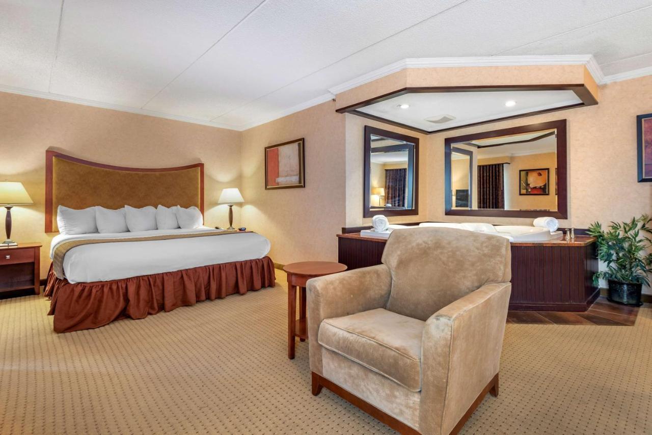 Best Western Plus Oswego Hotel And Conference Center Exteriör bild