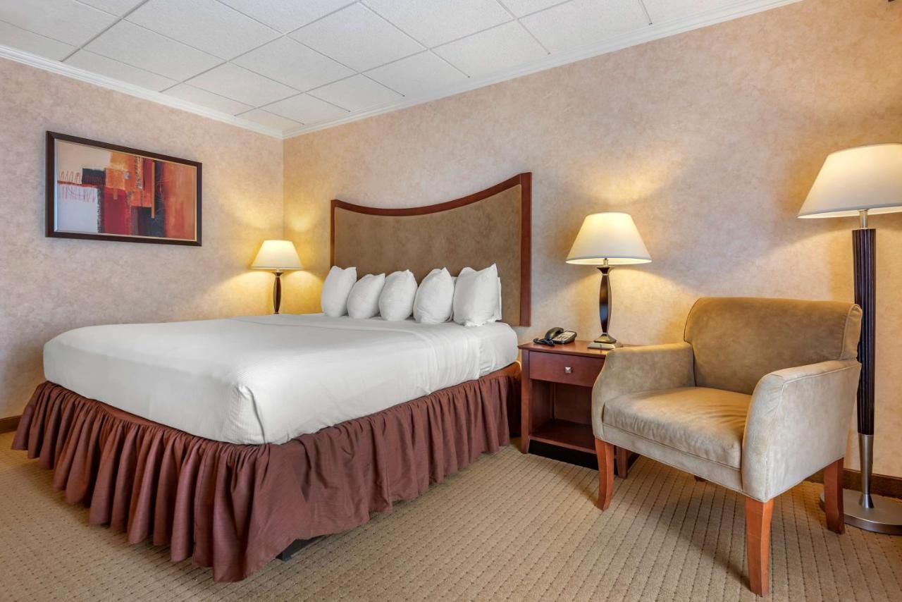 Best Western Plus Oswego Hotel And Conference Center Exteriör bild