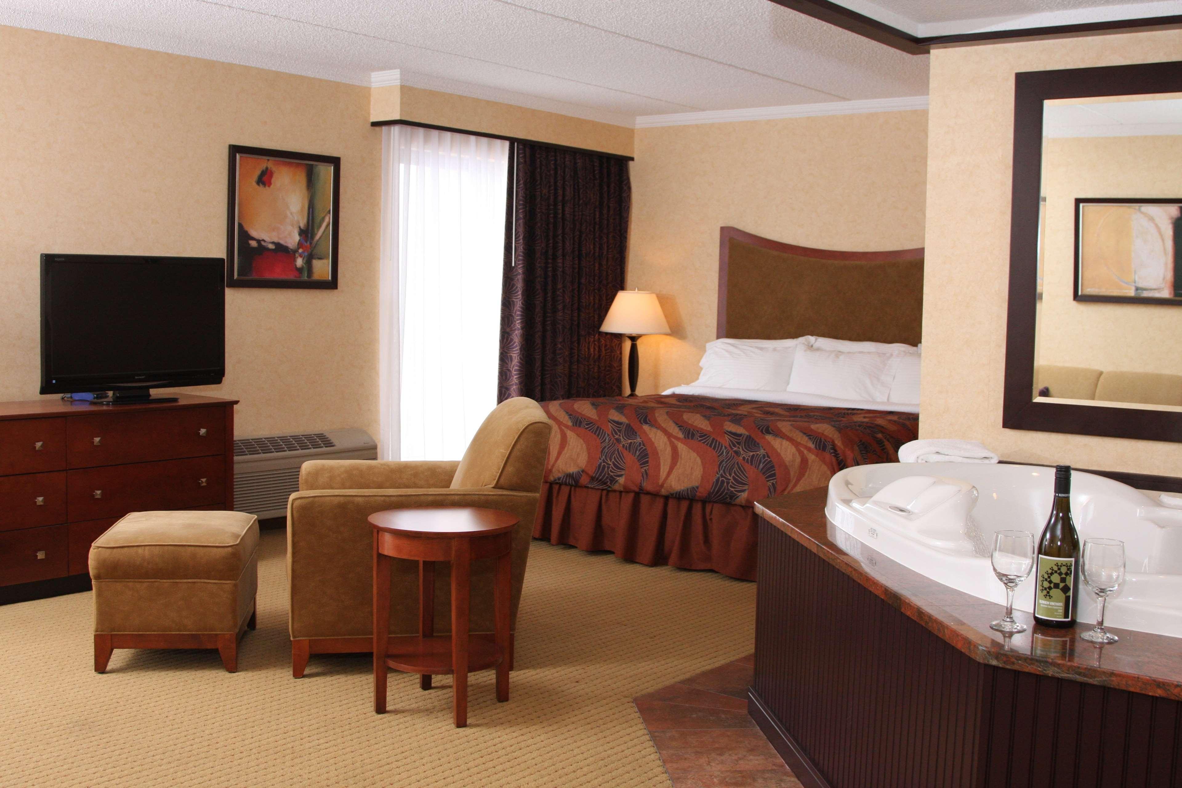 Best Western Plus Oswego Hotel And Conference Center Exteriör bild