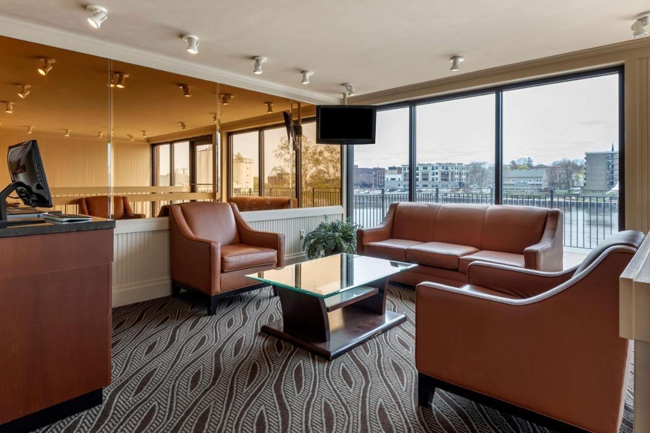 Best Western Plus Oswego Hotel And Conference Center Exteriör bild