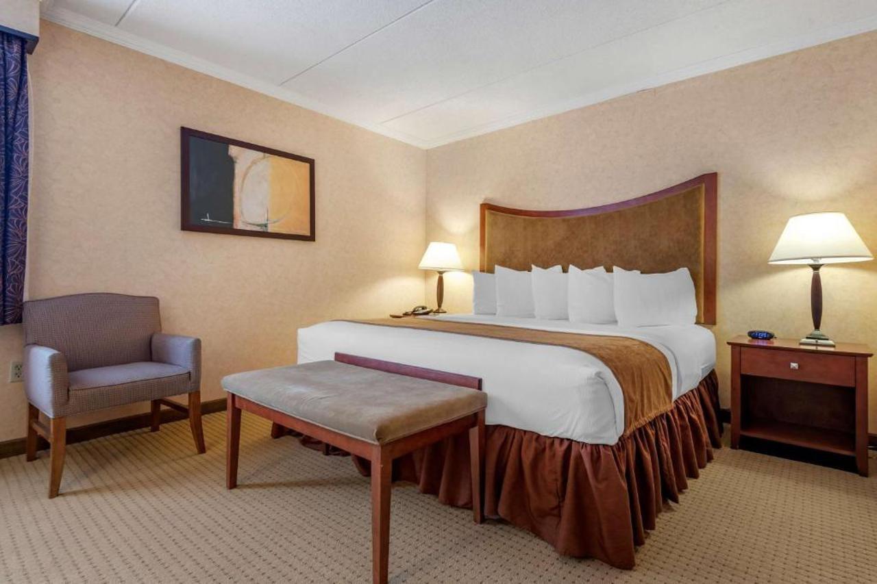 Best Western Plus Oswego Hotel And Conference Center Exteriör bild
